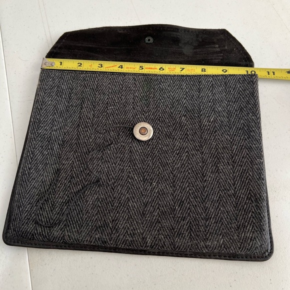 Fossil Tablet Sleeve - Picture 4 of 6